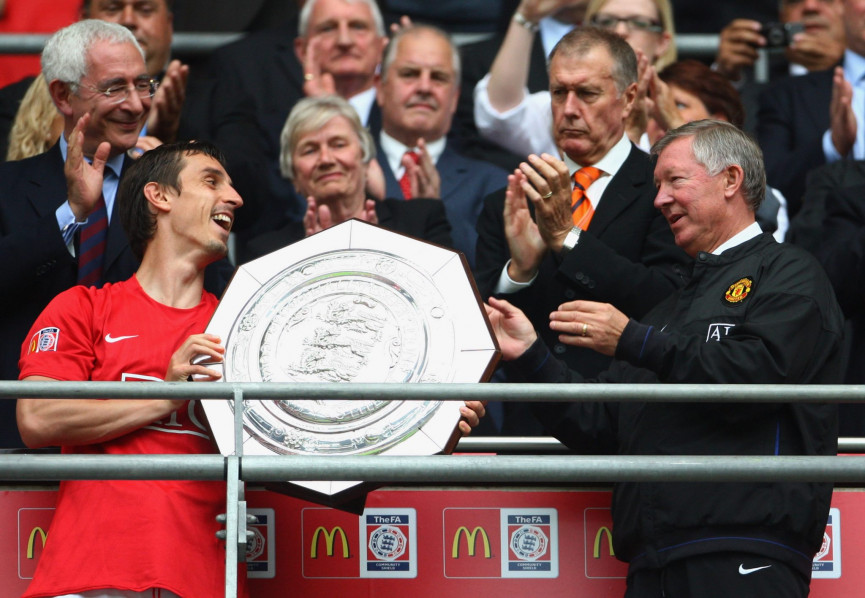 alex-ferguson-gary-neville-1556686785-pg17-column-width-inline