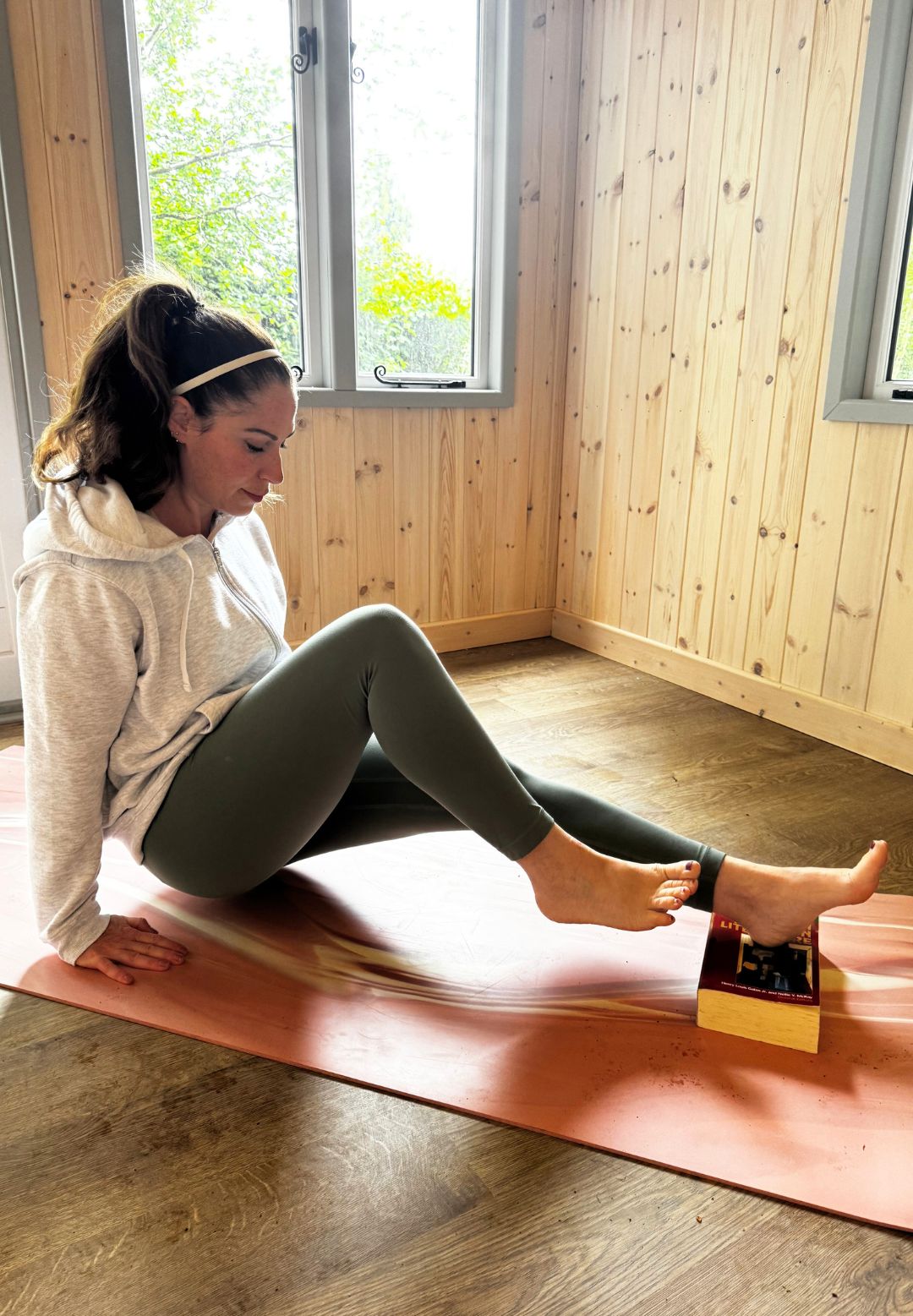 Health writer Anna Bartter during her L sit challenge