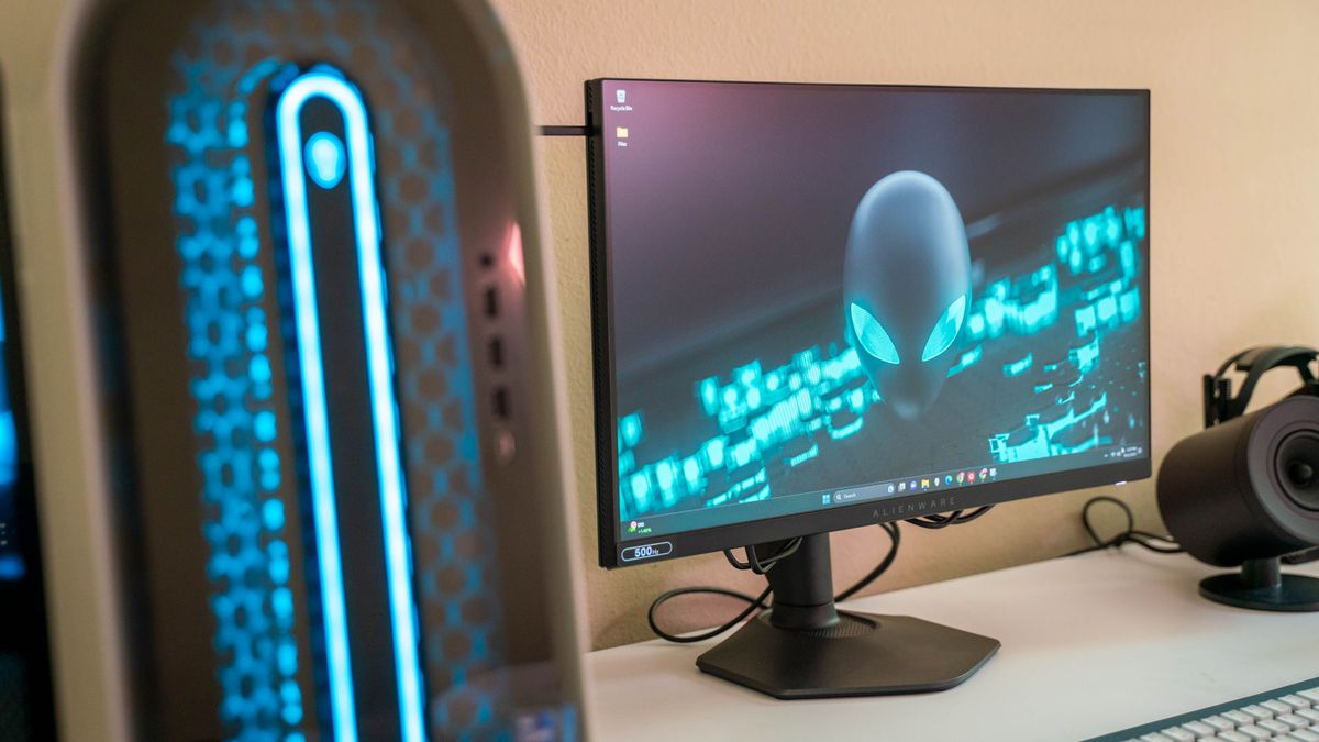 Save over £80 on this blazing 240Hz full HD Alienware monitor from