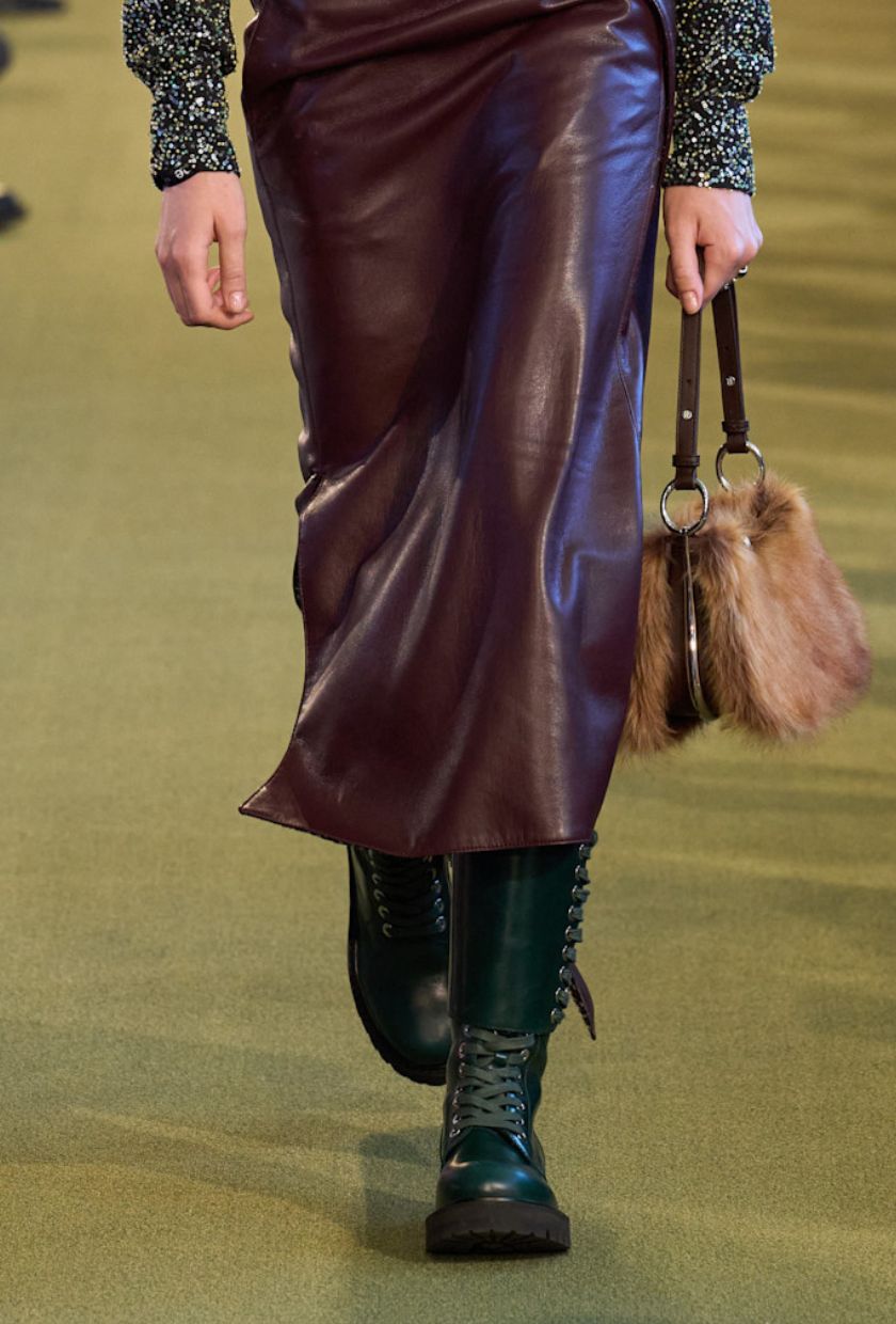 JBXe6tyvJtodqQrYfaMYZV 5 اتجاهات أنيقة للأحذية المسطحة لعام 2025 لتقليدها هذا الشتاء