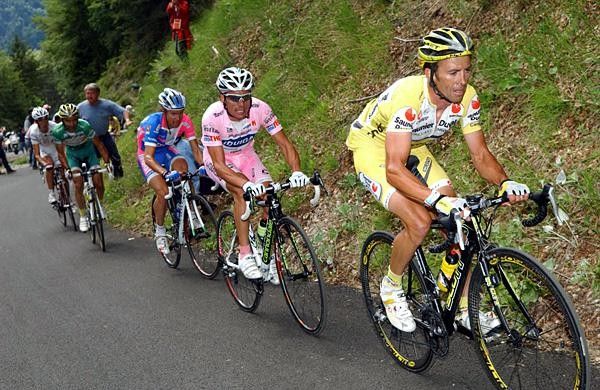 Italian Gilberto Simoni puts the hammer down on the Monte Zoncolan, May 30, 2007