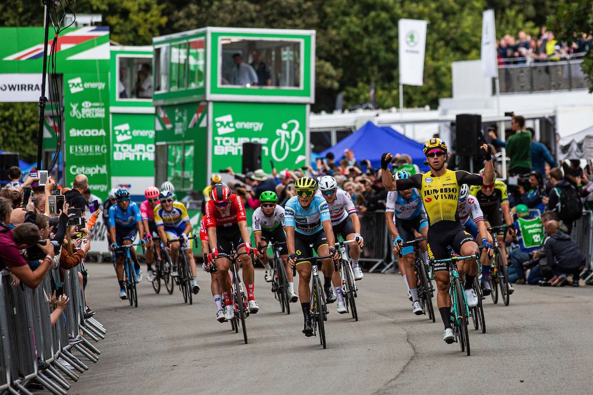 Dylan Groenewegen wins stage 5