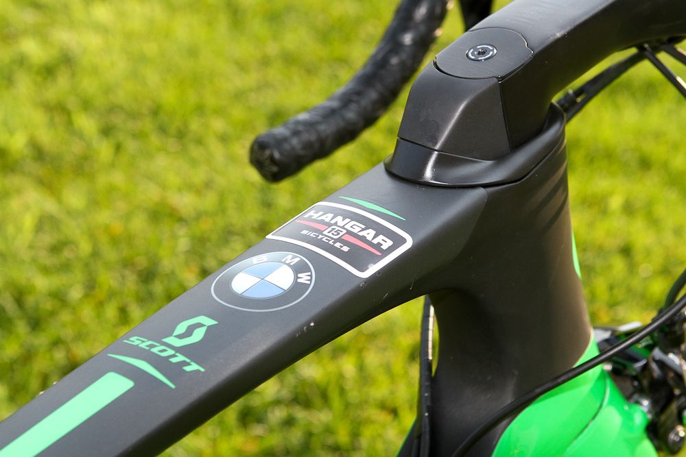 Sponsor appropriate decals adorn the top tube of Beyer's bike,