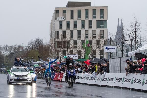Jan Barta (Team NetApp) wins the 2012 Rund um K&ouml;ln in the rain