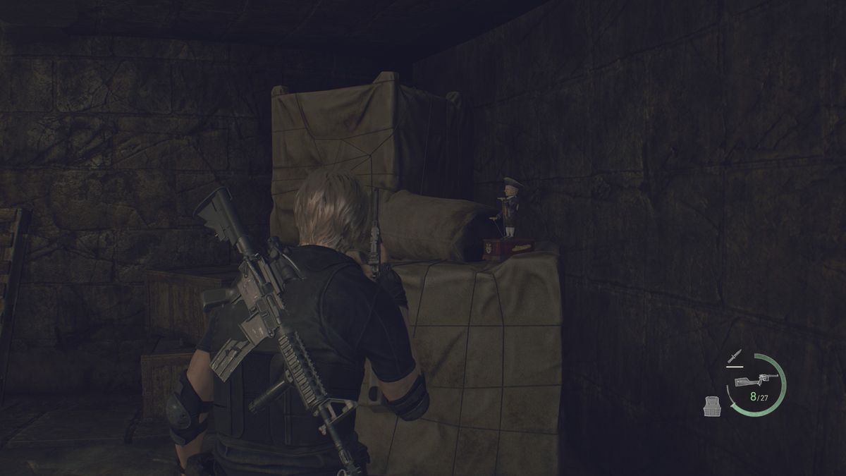 Resident Evil 4 Remake Clockwork Castellan in chapter twelve
