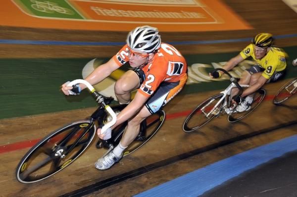 Leigh Howard leads Steven Deneef