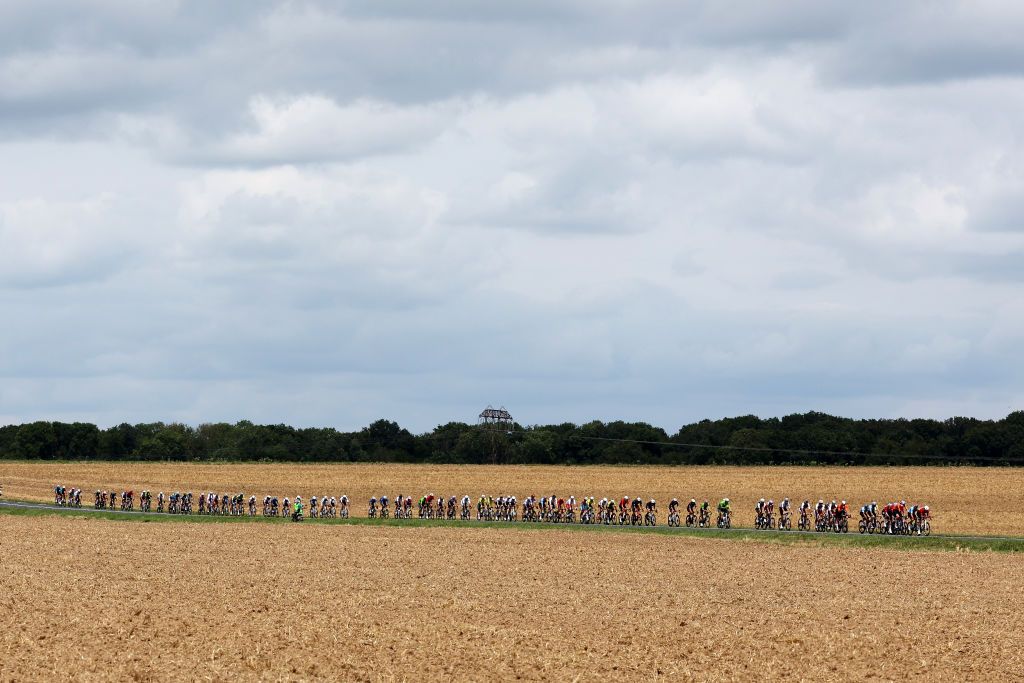 PARIS FRANCE AUGUST 03 A general view of the peloton passing through a landscape during the Mens Road Race on day eight of the Olympic Games Paris 2024 at trocadero on August 03 2024 in Paris France Photo by Tim de WaeleGetty Images
