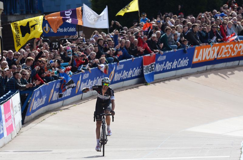 Nikki Terpstra arrived in the velodrome alone in 2014