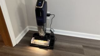 BISSELL CrossWave HydroScrub charging