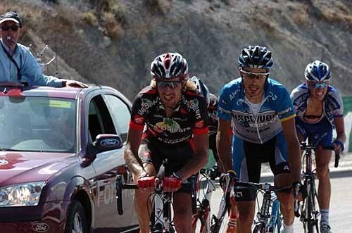 Vladimir Karpets (Caisse d'Epargne-Illes Balears) doing his best on the final climb.