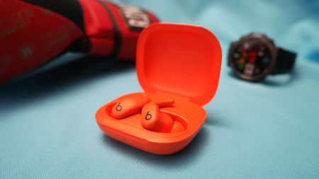 Beats Powerbeats Fit