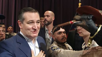 Triumph the Insult Comic Dog grills Ted Cruz
