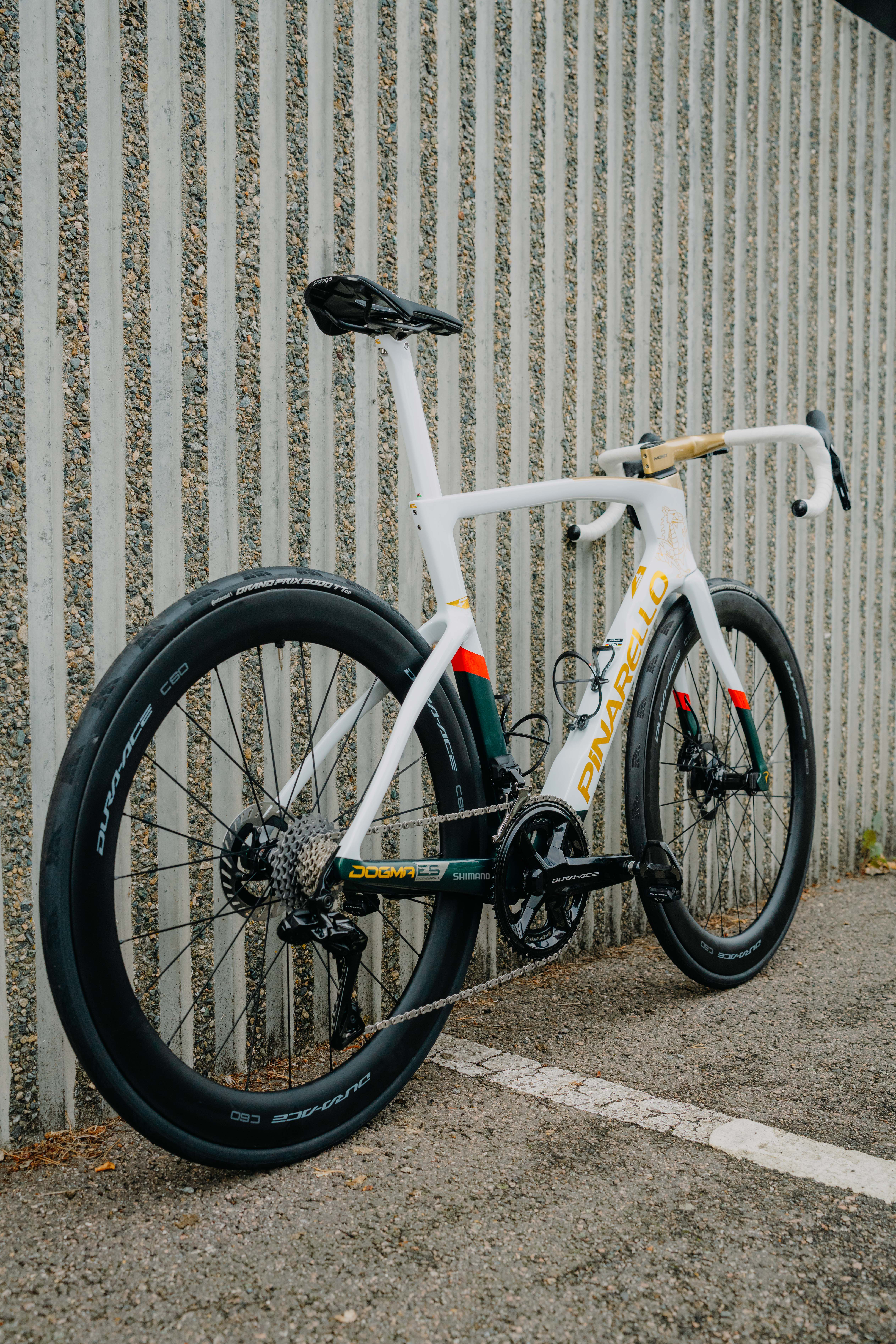 Geraint Thomas&#039; Tour of Britain custom Pinarello Dogma 2025