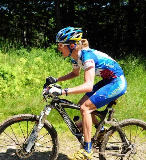 Catherine Pendrel (Luna Women's MTB) leading up the climb