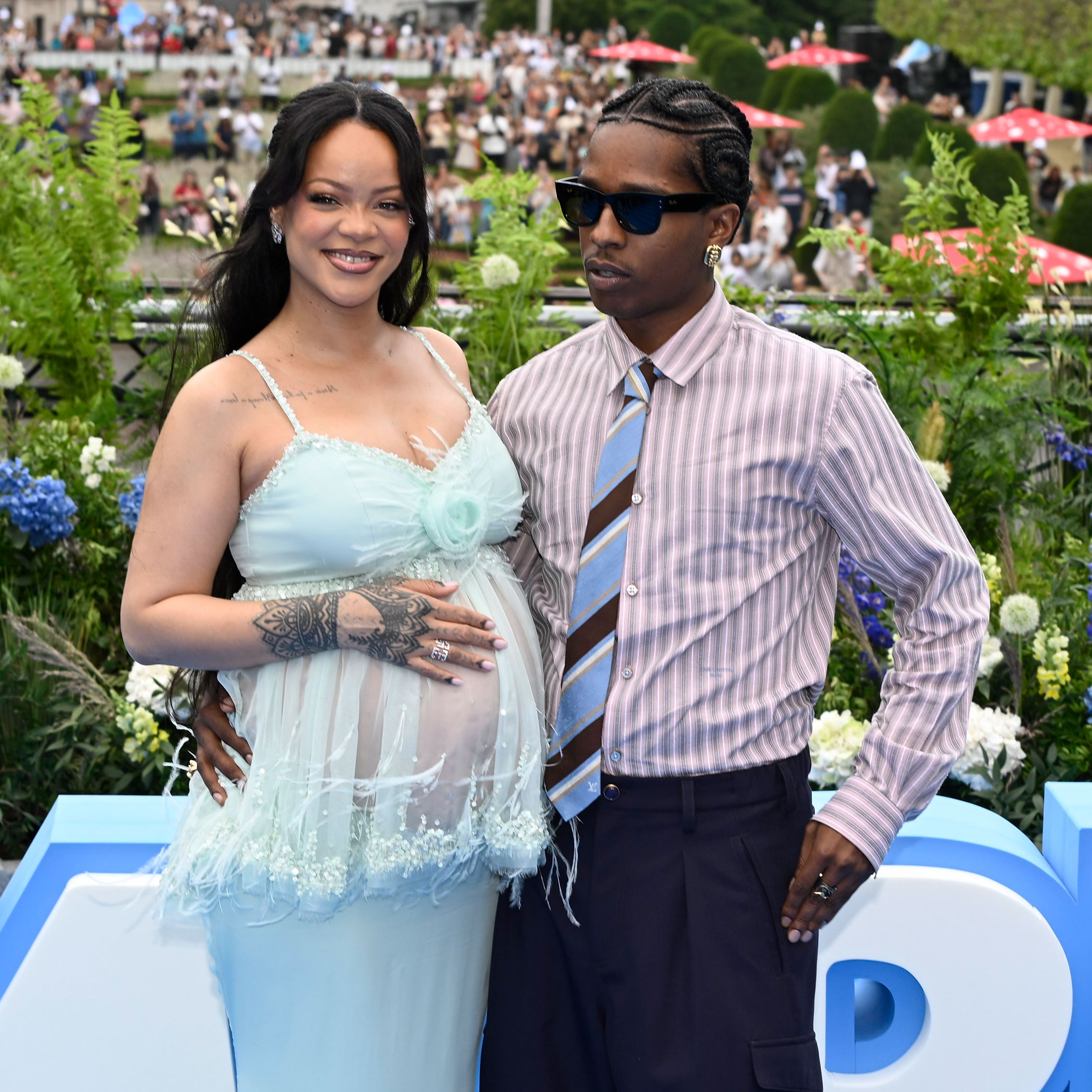Pregnant Rihanna poses with ASAP Rocky