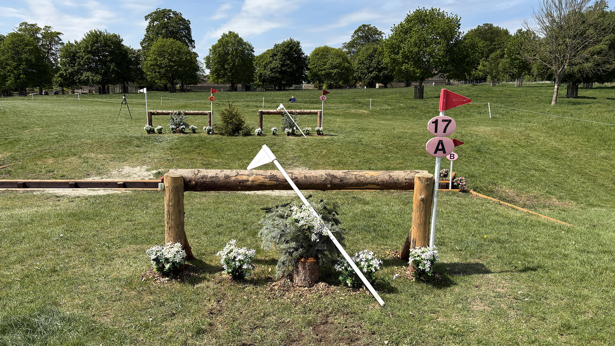 BE100 Badminton grassroots course 2026 fence 17a