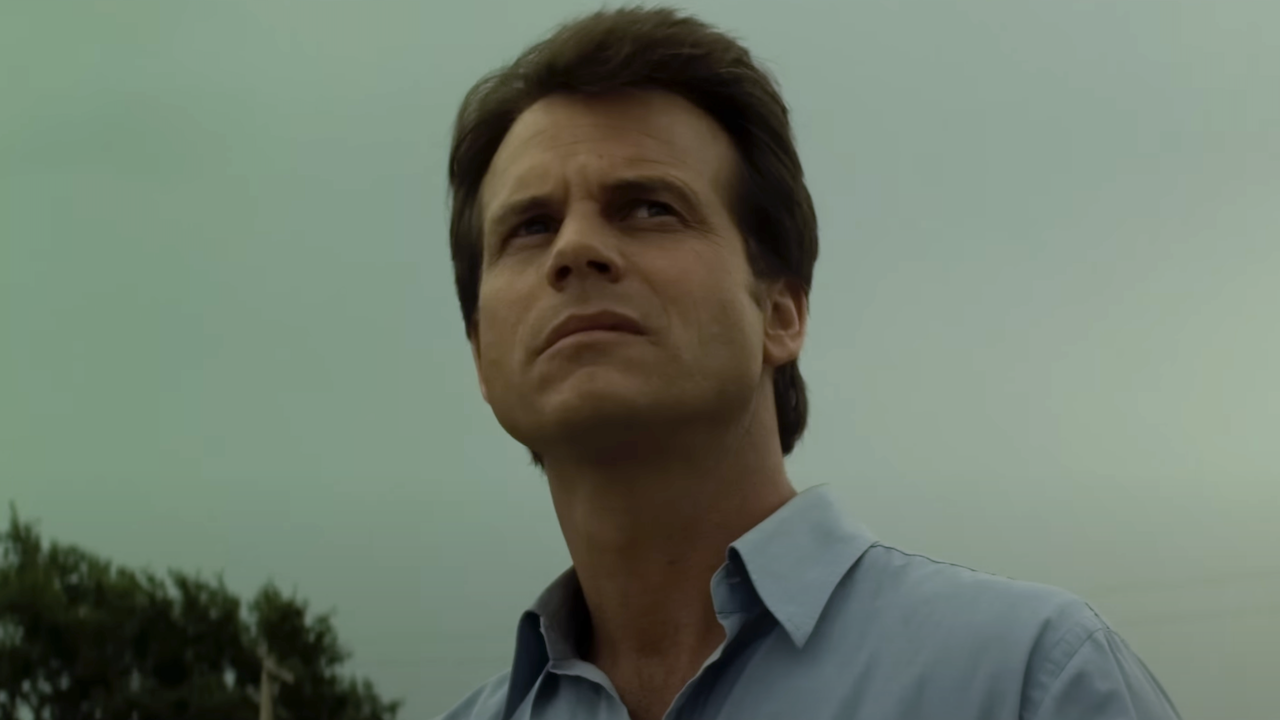 BTS Footage Of Bill Paxton Giving A Chaotic Tour Of Twister's Set Is Going Viral On TikTok, And Fans Can't Get Over Him Comparing It To Jaws