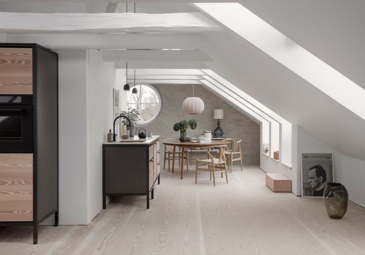 penthouse with drawers and lantern