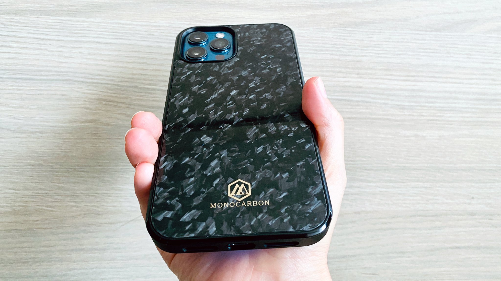 MONOCARBON  Carbon Fiber MagSafe Case for iPhone 13/13 Pro/13 Pro