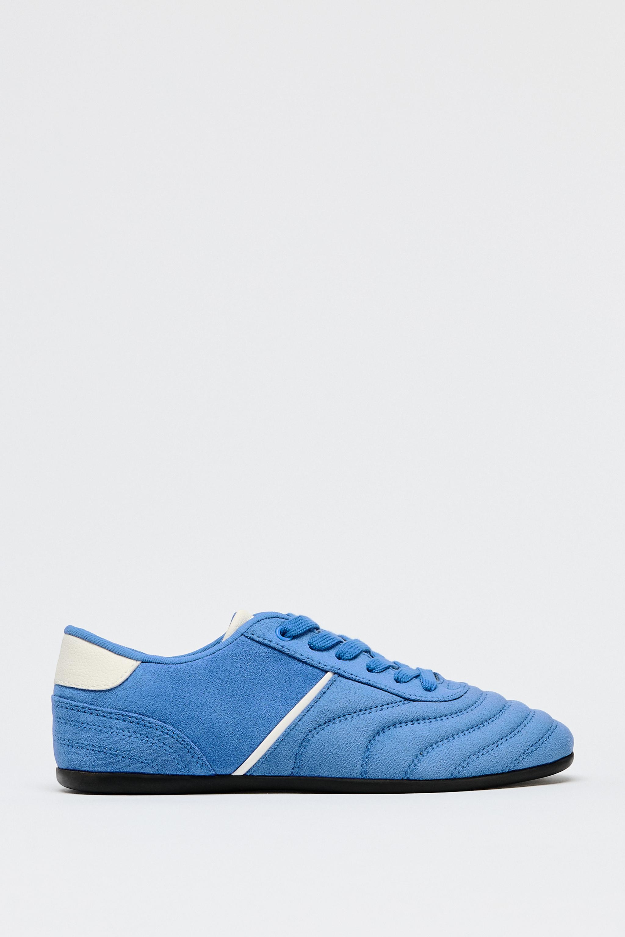 Padded running shoes