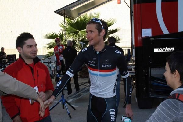 Fr&auml;nk Schleck led the first group on its training ride.