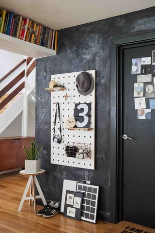 Hallway with blackboard paint, by Kreis Design