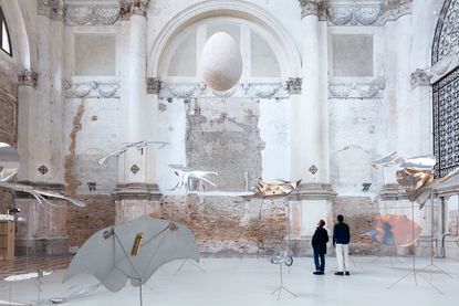 Simone Fattal, “Sempre il mare, uomo libero, amerai!”, 2023. Exhibition views of “Thus waves come in pairs”, Ocean Space, Venice