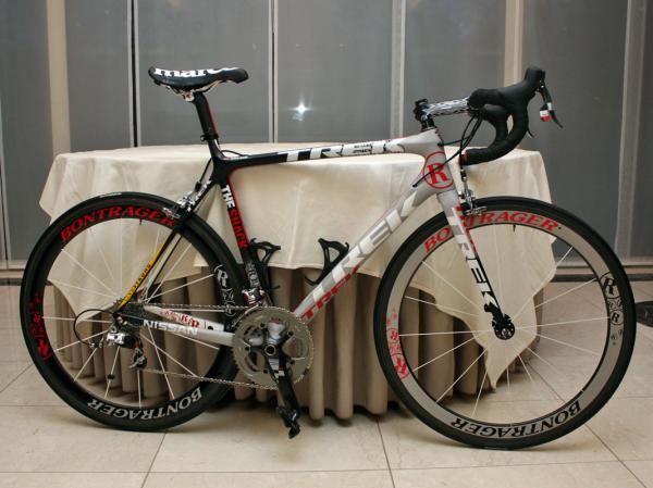 Lance Armstrong's Team Radioshack Trek Madone 6 Series is ready to go just two hours prior to the start of the Ronde van Vlaanderen.