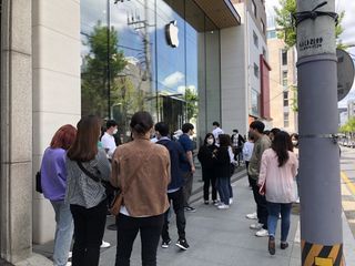 Seoul Apple Store Lineup