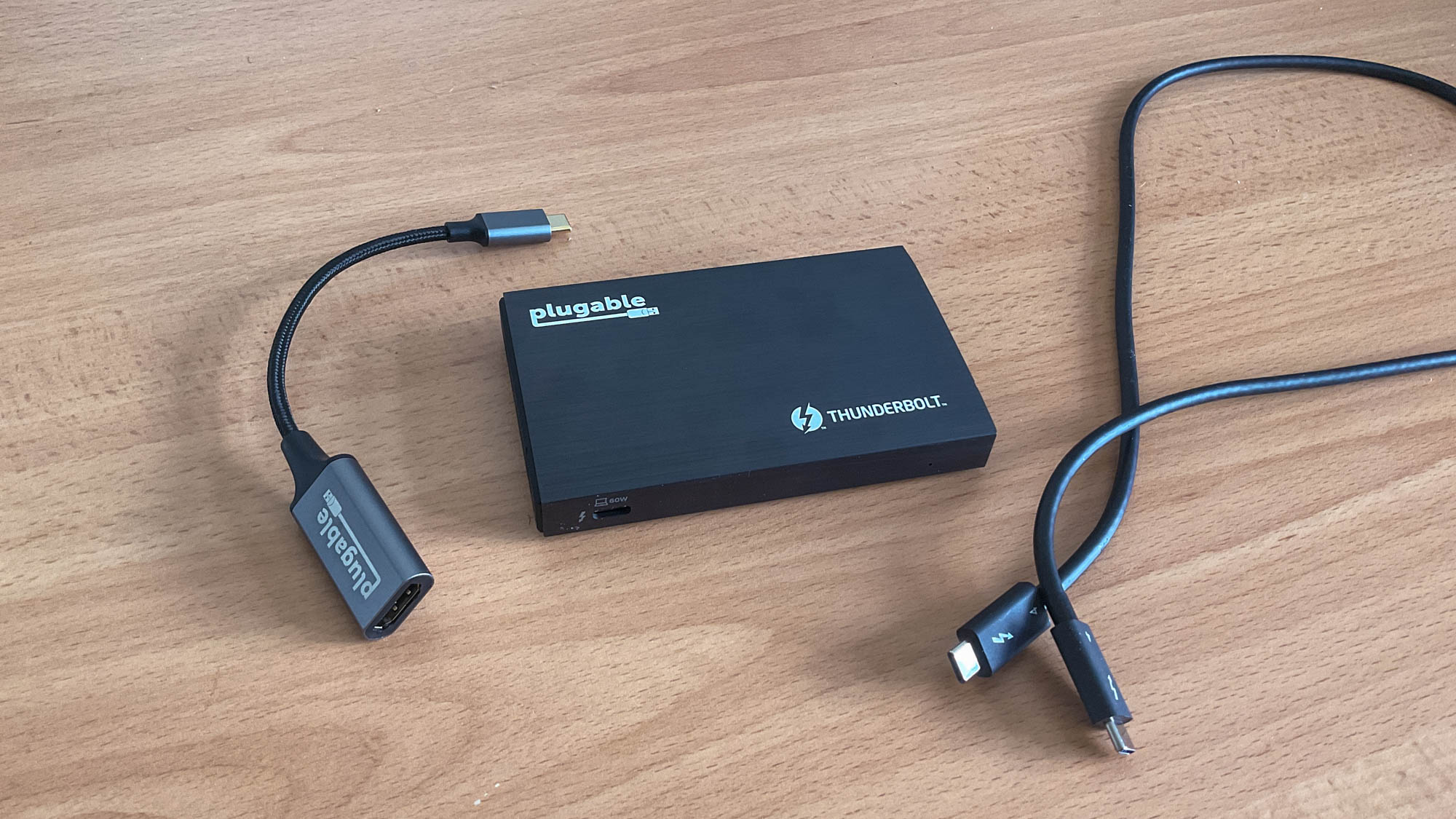 Pluggable Thunderbolt 4 und USB4 Hub