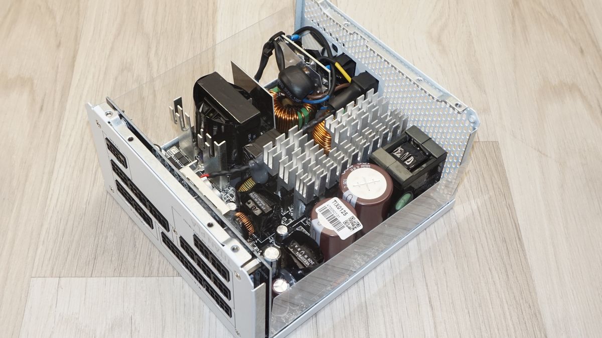 Montech Titan PLA 1000W PSU