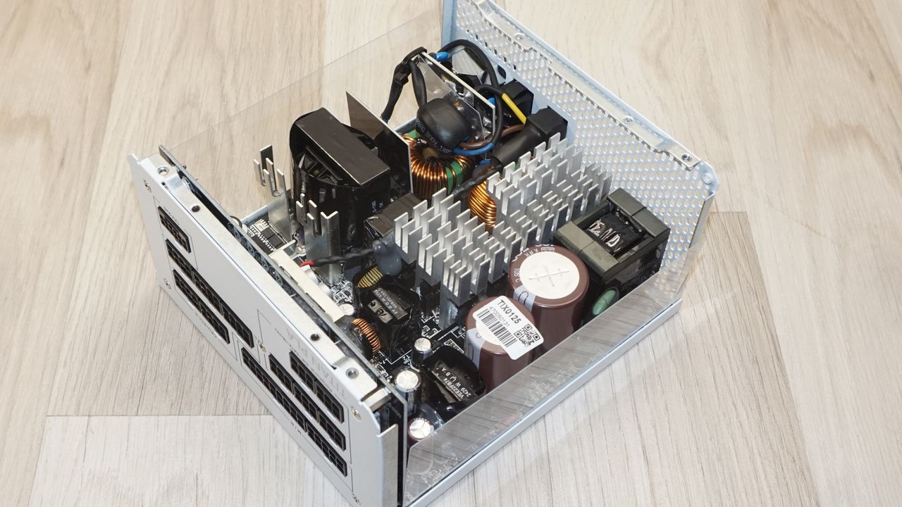 Montech Titan PLA 1000W PSU