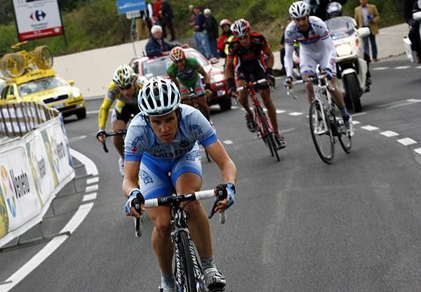 Fr&ouml;hlinger has a dig with 2km to go.