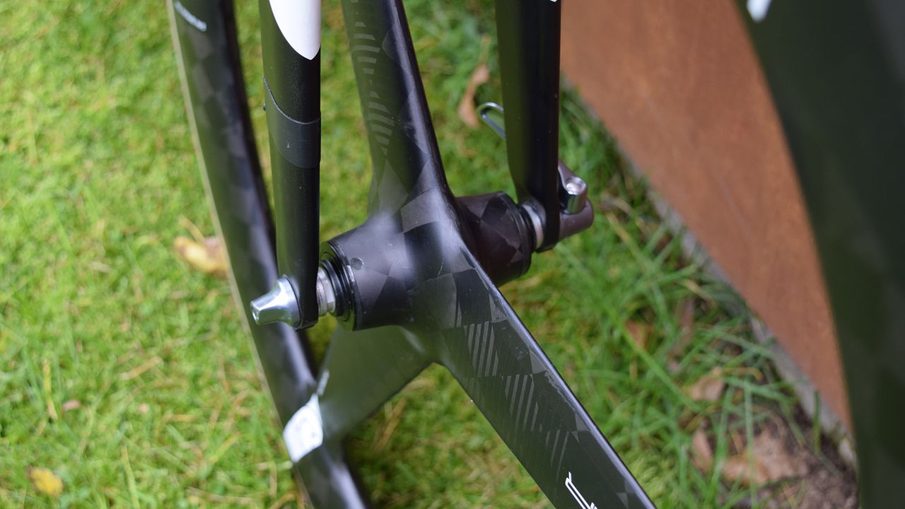 A look at the Pro Textreme three-spoke front hub