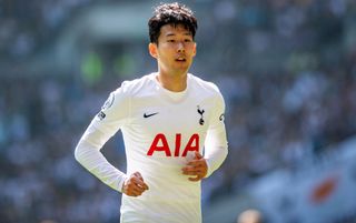 Tottenham forward Son Heung-min jogging | Brentford vs Tottenham live stream