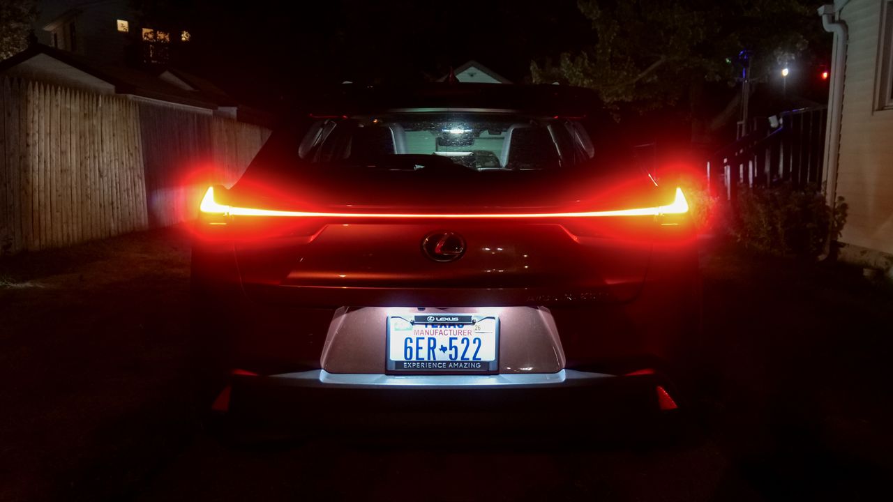 2025 Lexus UX 300h test drive.