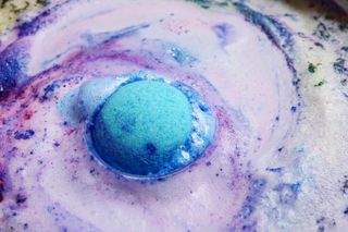 Bath on sale bomb dissolving