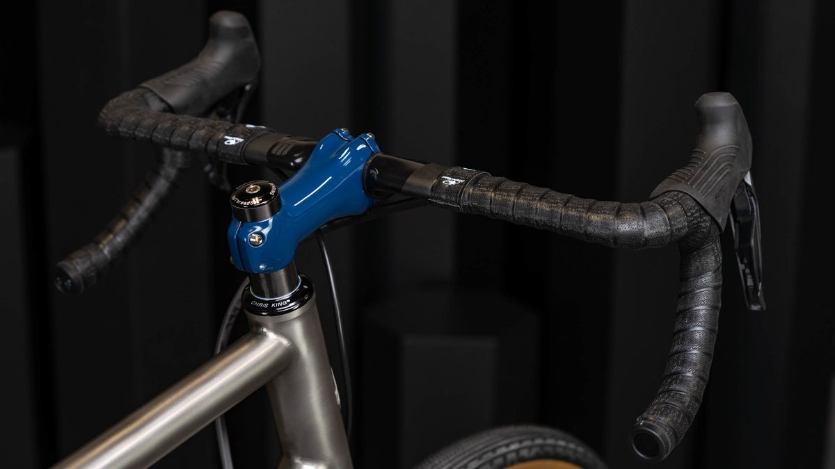 Enve Builders Roundup 2022 - Desalvo Titanium Gravel Bike