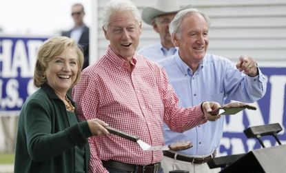 Hillary Clinton teases 2016 bid in Iowa: 'I'm back!'