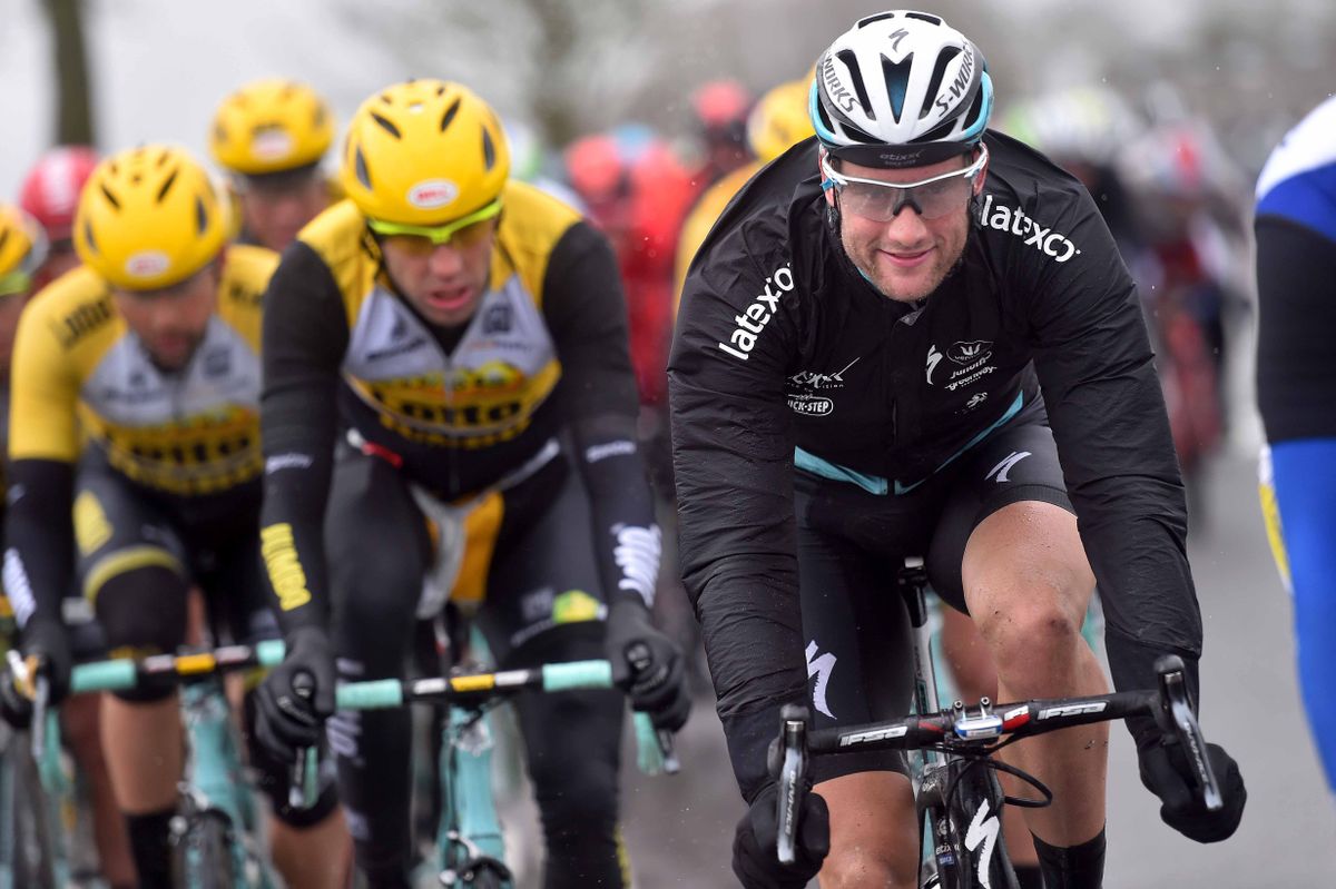 Nikolas Maes (Etixx-Quick Step) looks to be enoying the race