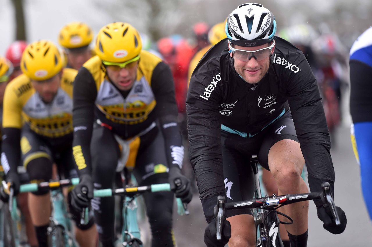 Nikolas Maes (Etixx-Quick Step) looks to be enoying the race