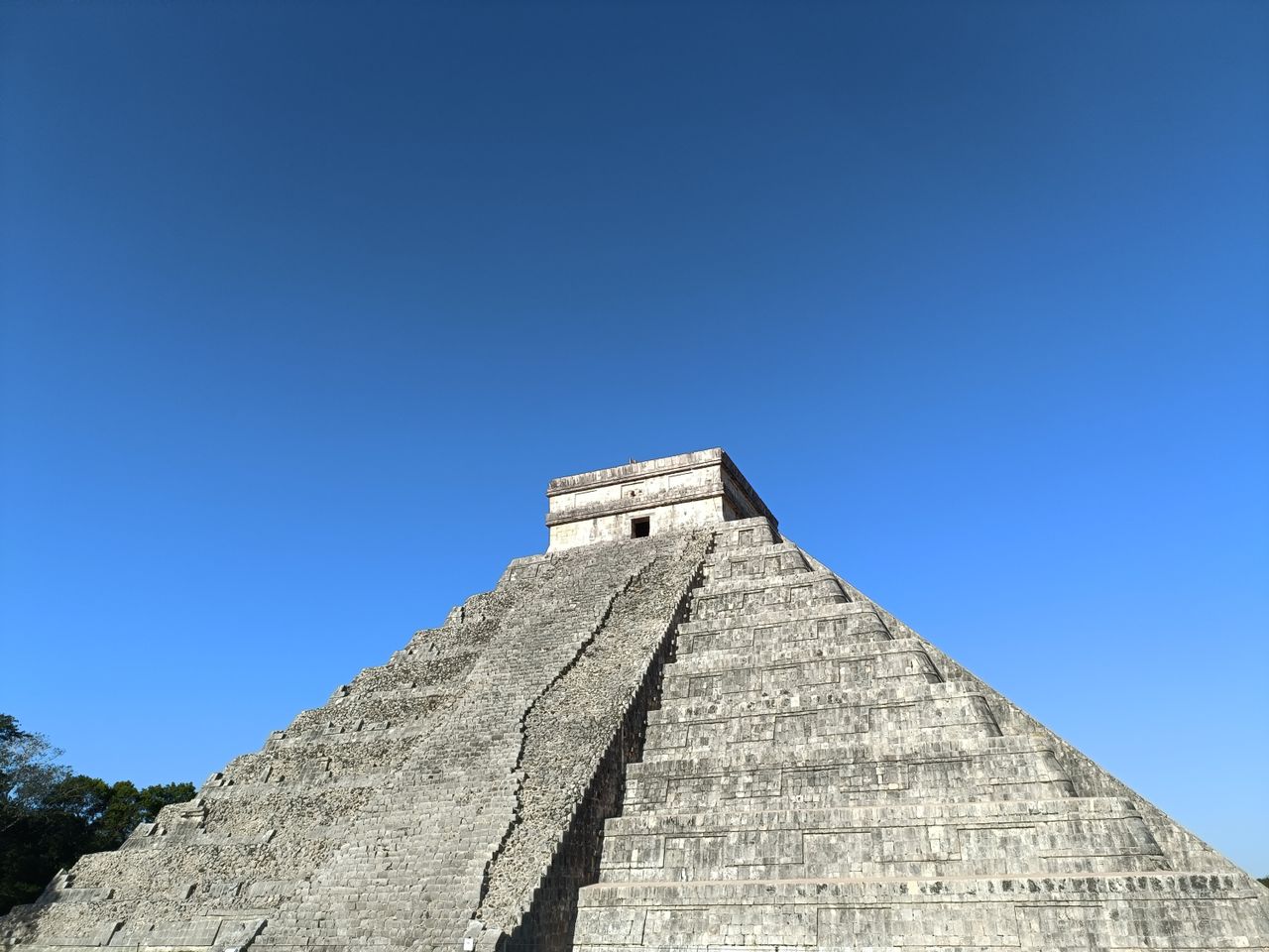 Oppo Find X5 Lite photo of ruins