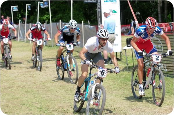 Sid Taberlay (H2O Overdrive) makes a successful attack with one lap to go