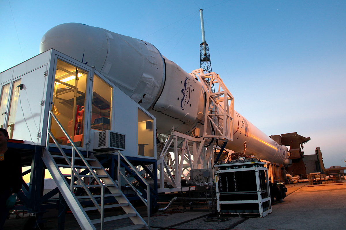 Photos: SpaceX Dragon Launches on Third Flight to Space Station | Space