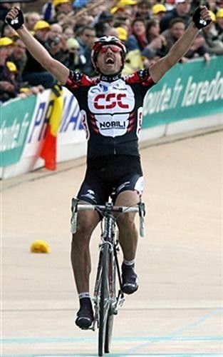 Fabian Cancellara (CSC) takes the biggest win of his career