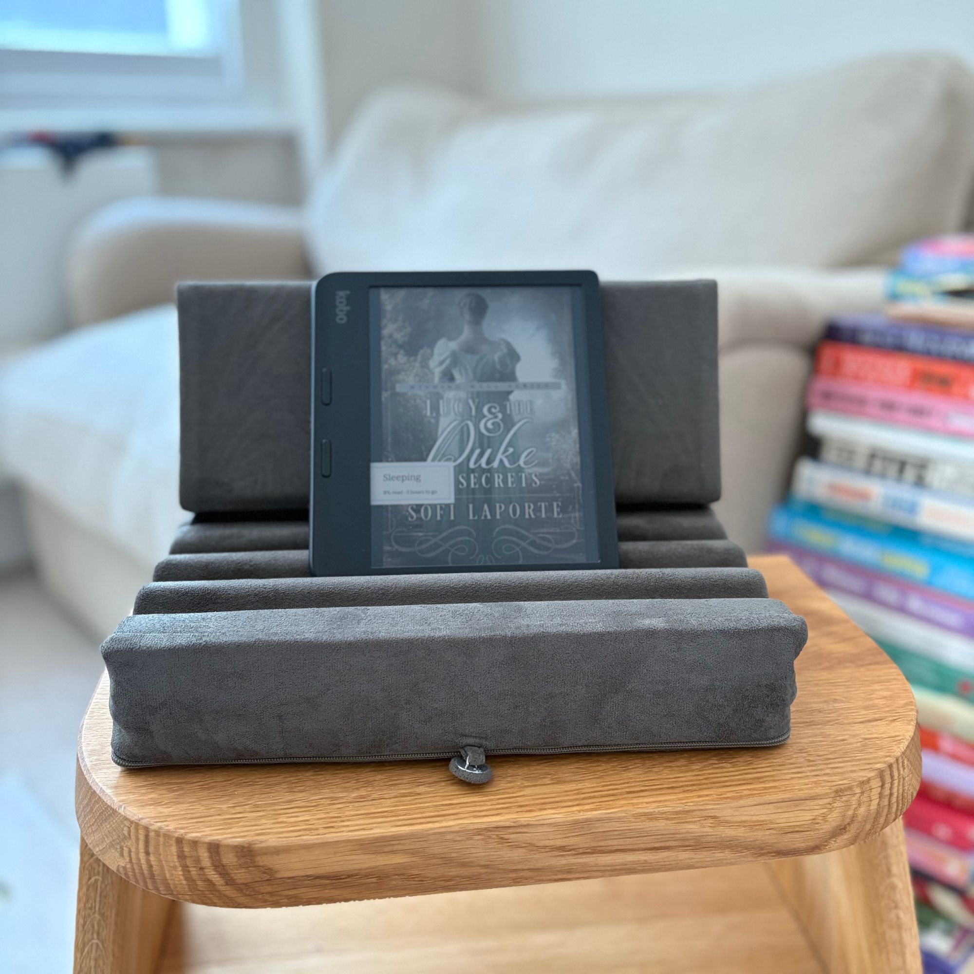 Stojan Kindle Cushion