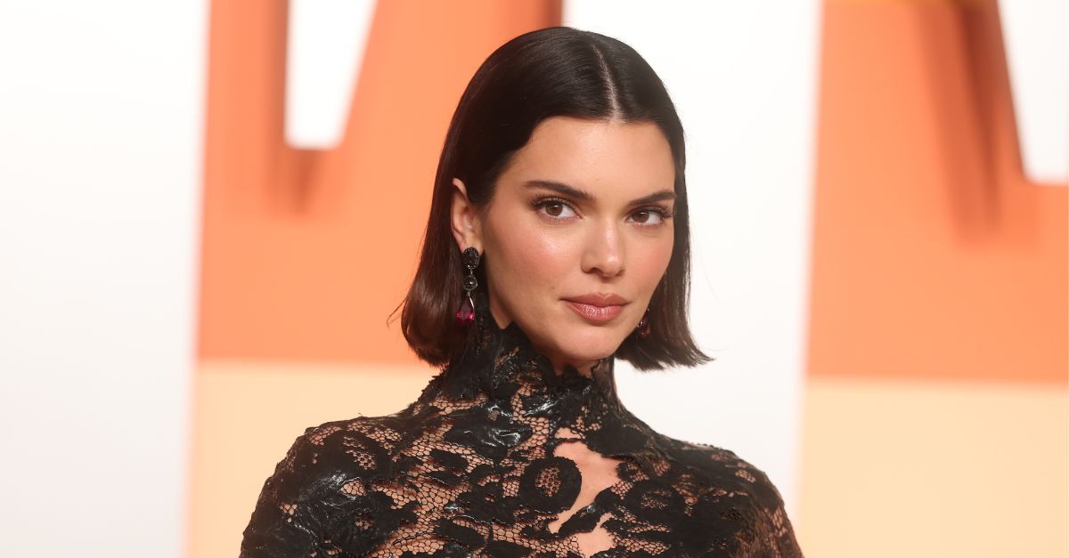 肯德爾·詹納（Kendall Jenner）剛剛向我們介紹了10美元的液體腮紅