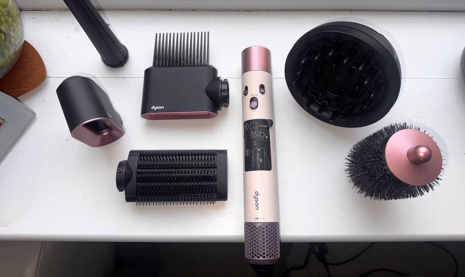 Dyson Airwrap i.d Curly + Coily with full attachments