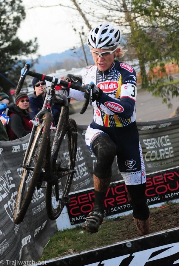 Sue Butler (Hudz-Subaru) running the barriers on her way to a podium finish