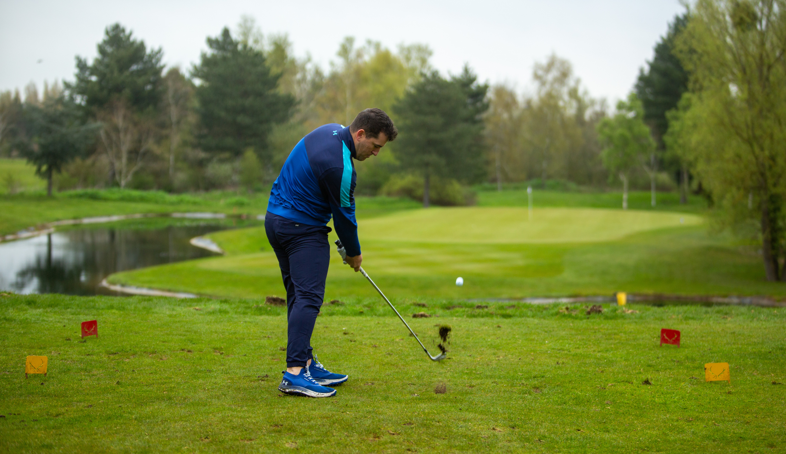 Sam De&#039;Ath hits a golf ball